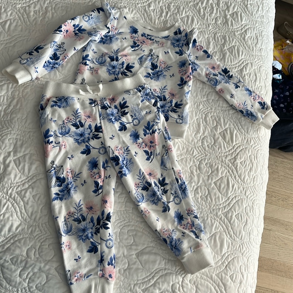 Janie and Jack sweat pants set size 3. Disney Cinderella joint collaboration.